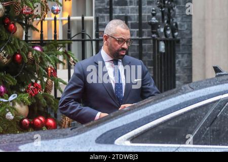 Londra, Regno Unito. 19 dicembre 2023. Immagine © concessa in licenza a Parsons Media. 19/12/2023. Londra, Regno Unito. Riunione di gabinetto a Downing Street. Foto di Martyn Wheatley/Parsons Media Home Secretary James partecipa abilmente alla riunione finale del Gabinetto del 2023, Downing Street. Credito: andrew parsons/Alamy Live News Foto Stock