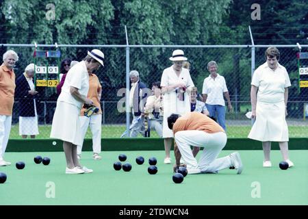 Bowls Ladies: Olanda - Inghilterra, 26-06-1999, Whizgle News from the Past, su misura per il futuro. Esplora le narrazioni storiche, l'immagine dell'agenzia olandese olandese con una prospettiva moderna, colmando il divario tra gli eventi di ieri e quelli di domani. Un viaggio senza tempo che delinea le storie che plasmano il nostro futuro Foto Stock