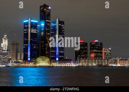 Skyline di Detroit al tramonto, vista da Windsor ON Foto Stock