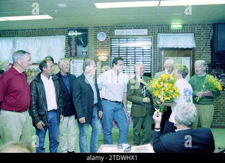 Haarlems Dagblad Cup, Haarlem, Paesi Bassi, 12-05-2002, Whizgle News from the Past, su misura per il futuro. Esplora le narrazioni storiche, l'immagine dell'agenzia olandese olandese con una prospettiva moderna, colmando il divario tra gli eventi di ieri e quelli di domani. Un viaggio senza tempo che delinea le storie che plasmano il nostro futuro Foto Stock