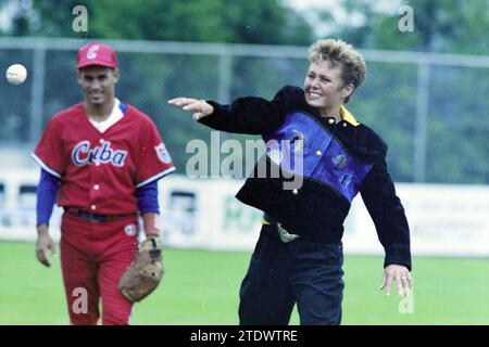 HHW, Paesi Bassi - Cuba [Haarlem Baseball Week], 29-06-1996, Whizgle News from the Past, Tailored for the Future. Esplora le narrazioni storiche, l'immagine dell'agenzia olandese olandese con una prospettiva moderna, colmando il divario tra gli eventi di ieri e quelli di domani. Un viaggio senza tempo che delinea le storie che plasmano il nostro futuro Foto Stock