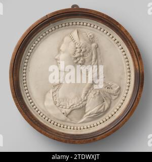 Ritratto a medaglione, possibilmente della principessa Frederika Sophia Wilhelmina van Pruisen (1751-1820) , 1775 - 1800 marmo dei Paesi Bassi del Nord (roccia) marmo dei Paesi Bassi del Nord (roccia) Foto Stock