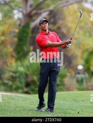 Orlando, Florida, USA. 17 dicembre 2023. Tiger Woods durante il round finale del torneo di golf PNC Championship al Ritz-Carlton Golf Club di Orlando, Florida. Darren Lee/CSM/Alamy Live News Foto Stock