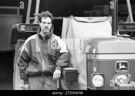 Signor Groeneveld, N.-V., in relazione a nessuna donna per il figlio del contadino, Farms, Nieuw-Vennep, 10-02-1990, Whizgle News from the Past, su misura per il futuro. Esplora le narrazioni storiche, l'immagine dell'agenzia olandese olandese con una prospettiva moderna, colmando il divario tra gli eventi di ieri e quelli di domani. Un viaggio senza tempo che delinea le storie che plasmano il nostro futuro. Foto Stock