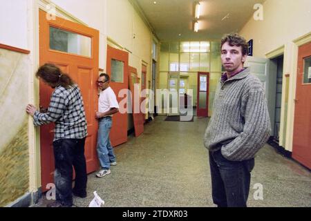 Centro globale per la ristrutturazione, 08-12-1996, Whizgle News from the Past, su misura per il futuro. Esplora le narrazioni storiche, l'immagine dell'agenzia olandese olandese con una prospettiva moderna, colmando il divario tra gli eventi di ieri e quelli di domani. Un viaggio senza tempo che delinea le storie che plasmano il nostro futuro. Foto Stock