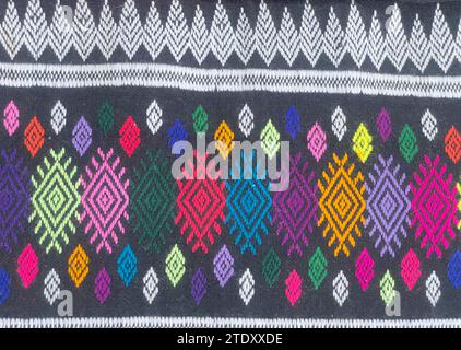 stile etnico tribale tradizionale, abbigliamento, sfondo ruvido Foto Stock