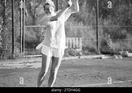 Torneo di tennis Zandvoort varie promozioni Vedi copertina. Tennis, Zandvoort, 05-07-1987, Whizgle News from the Past, su misura per il futuro. Esplora le narrazioni storiche, l'immagine dell'agenzia olandese olandese con una prospettiva moderna, colmando il divario tra gli eventi di ieri e quelli di domani. Un viaggio senza tempo che delinea le storie che plasmano il nostro futuro. Foto Stock