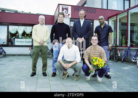 Haarlems Dagblad Cup, Haarlem, Paesi Bassi, 12-05-2002, Whizgle News from the Past, su misura per il futuro. Esplora le narrazioni storiche, l'immagine dell'agenzia olandese olandese con una prospettiva moderna, colmando il divario tra gli eventi di ieri e quelli di domani. Un viaggio senza tempo che delinea le storie che plasmano il nostro futuro. Foto Stock