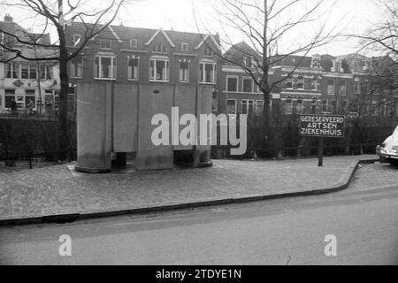 Firma a Urinal, Signs, 20-02-1964, Whizgle News from the Past, su misura per il futuro. Esplora le narrazioni storiche, l'immagine dell'agenzia olandese olandese con una prospettiva moderna, colmando il divario tra gli eventi di ieri e quelli di domani. Un viaggio senza tempo che delinea le storie che plasmano il nostro futuro. Foto Stock