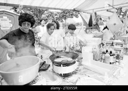 People's Day in Hoofddorp, Hoofddorp, Nederland, 04-06-1992, Whizgle News from the Past, su misura per il futuro. Esplora le narrazioni storiche, l'immagine dell'agenzia olandese olandese con una prospettiva moderna, colmando il divario tra gli eventi di ieri e quelli di domani. Un viaggio senza tempo che delinea le storie che plasmano il nostro futuro. Foto Stock