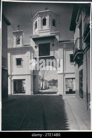 12/31/1954. Prospettiva dell'Arco ricostruito di Loja, Santa Fé. Crediti: Album / Archivo ABC / Manuel Torres Molina Foto Stock