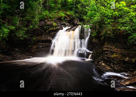 Falls of Falloch, Waterfall on River Falloch, Crianlarich, Stirling, West Highland, Scozia, REGNO UNITO Foto Stock