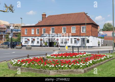 Xvi secolo Ye Olde White Hart Pub, Frimley High Street, Frimley, Surrey, England, Regno Unito Foto Stock