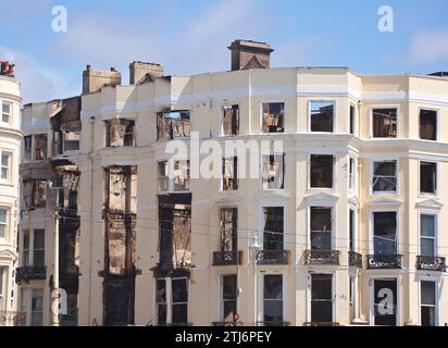 Questa dependance del Royal Albion Hotel fu devastata da un incendio scoppiato al quarto piano il 15 luglio 2023, un incendio. La demolizione della parte svettata dell'hotel è iniziata il 19 luglio 2023. Brighton, East Sussex, Inghilterra, Regno Unito. Foto Stock