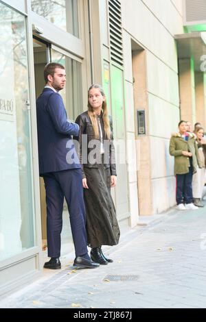 Madrid. Spagna. 20231220, Irene Urdangarin, Juan Valentin Urdangarin lascia il ristorante Pa-Bu dopo pranzo per il compleanno della principessa Elena 60 il 20 dicembre 2023 a Madrid, Spagna Foto Stock