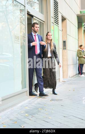 Madrid. Spagna. 20231220, Irene Urdangarin, Juan Valentin Urdangarin lascia il ristorante Pa-Bu dopo pranzo per il compleanno della principessa Elena 60 il 20 dicembre 2023 a Madrid, Spagna Foto Stock