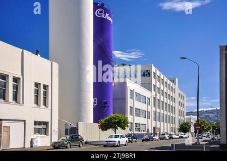 Il Cadbury World da Anzac Square Gardens, Dunedin, Regione di Otago, Isola del Sud, Nuova Zelanda Foto Stock