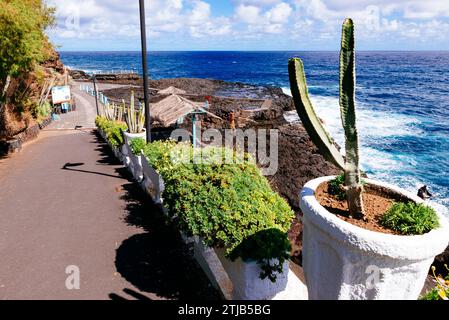 Accesso a El Charco Azul, piscine naturali di acqua salata. San Andrés y Sauces, la Palma, Santa Cruz de Tenerife, Islas Canarias, Spagna Foto Stock