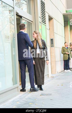 Madrid, Madrid, Spagna. 20 dicembre 2023. Irene Urdangarin, Juan Valentin Urdangarin lascia il ristorante Pa-Bu dopo pranzo per il compleanno della principessa Elena 60 il 20 dicembre 2023 a Madrid, Spagna (immagine di credito: © Jack Abuin/ZUMA Press Wire) SOLO USO EDITORIALE! Non per USO commerciale! Foto Stock