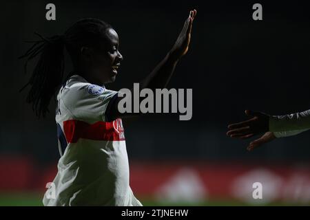 Roma, Italia. 17 dicembre 2023. Roma, Italia 20.12.2023: Chawinga di PSG. Segna il gol e festeggia con la squadra la partita di calcio UEFA CHAMPIONS League 2023-2024 TRA ROMA e Paris Saint-Germain allo stadio tre fontane di Roma. Credito: Agenzia fotografica indipendente/Alamy Live News Foto Stock