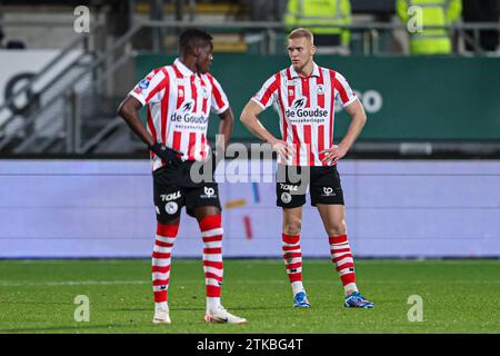 Den Haag, Paesi Bassi. 20 dicembre 2023. DEN HAAG, PAESI BASSI - 20 DICEMBRE: I giocatori dello Sparta Rotterdam delusi durante il secondo turno della TOTO KNVB Cup tra ADO Den Haag e Sparta Rotterdam al Bingoal Stadion il 20 dicembre 2023 a Den Haag, Paesi Bassi. (Foto di Hans van der Valk/Orange Pictures) credito: Orange Pics BV/Alamy Live News Foto Stock