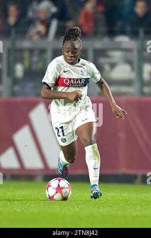 20 dicembre 2023, Stadio tre Fontane, Roma, Italia; UEFA Champions League Women Football; Roma contro Parigi; Sandy Baltimore di Parigi Foto Stock