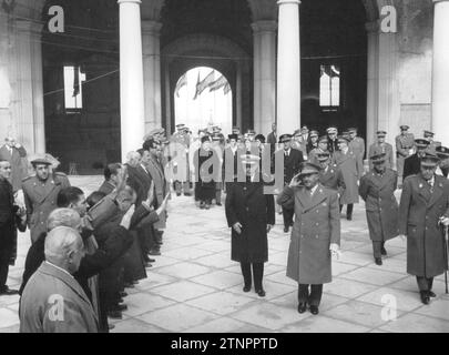 11/23/1961. Soggiorno del Presidente della Repubblica del Portogallo a Madrid, sua Eccellenza Americo Thomas. Nell'immagine, durante la visita che fece al castello di Toledo. Crediti: Album / Archivo ABC / Teodoro Naranjo Domínguez Foto Stock