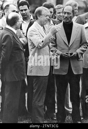Jimmy Carter, Menahem BEGIN e Anwar el-Sadat firmarono gli accordi di Camp David il 17 settembre 1978, che rappresentavano una solida pace tra Israele ed Egitto. Crediti: Album / Archivo ABC Foto Stock