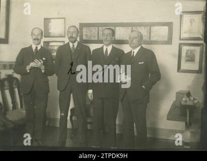 11/30/1927. Madrid. Nella residenza studentesca. Il presidente del Comitato spagnolo-inglese, il Duca d'Alba (1), con il saggio archeologo inglese Sig. TAJoyce (2), dopo la sua interessante conferenza sulla cultura e l'arte maya. Crediti: Album / Archivo ABC / Portela Foto Stock