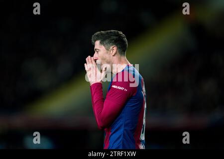 Barcellona, Spagna. 20 dicembre 2023. Robert Lewandowski di Barcellona reagisce durante la partita di calcio della Liga tra FC Barcelona e UD Almeria a Barcellona, in Spagna, 20 dicembre 2023. Crediti: Joan Gosa/Xinhua/Alamy Live News Foto Stock