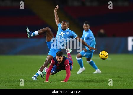 Barcellona, ESP. 20 dicembre 2023. FC BARCELONA vs UD ALMERIA 20 dicembre 2023 (15) Akieme di UD Almeria vies con Joao Cancelo (2) del FC Barcelonaduring la partita tra FC Barcelona e UD Almeria corrispondente al diciottesimo giorno di la Liga EA Sports allo Stadio Olimpico Lluis Companys di Montjuic a Barcellona, Spagna. Crediti: Rosdemora/Alamy Live News Foto Stock