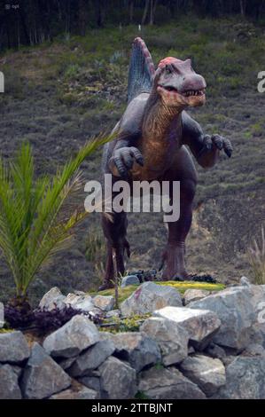 PAUTE-PARQUE JURASICO Cuenca, Ecuador 20 de diciembre de 2023 Paute, abrira sus puertas en el Barrio Pirincay en el canton Paute a Tourist as nacionales e internacionales. Este vierbes 22 de diciembre, 13 dinosaurios robotizados actualmente estan colocados en un parque de 2 hectareas. Las figuras robots llegaron importadas desde China para Recreation ar un parque jurasico en los alrededores del barrio Pirincay, el mismo esta ubicado al lado izquierdo de la via Interoceanica que conduce a Paute. Las 13 fuguras de dinosaurios estan ubicadas en cinco terrazas, las cuales han sido construidas para resaltar Foto Stock