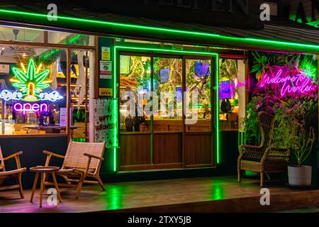 Marijuana Weed Shop, Fishermans Village Night Market, Bo Phut, Ko Samui, Thailandia Foto Stock