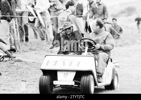 KLM apre varie registrazioni: Golf, golf, 29-07-1989', '30-07-1989, Whizgle News from the Past, su misura per il futuro. Esplora le narrazioni storiche, l'immagine dell'agenzia olandese olandese con una prospettiva moderna, colmando il divario tra gli eventi di ieri e quelli di domani. Un viaggio senza tempo che delinea le storie che plasmano il nostro futuro. Foto Stock