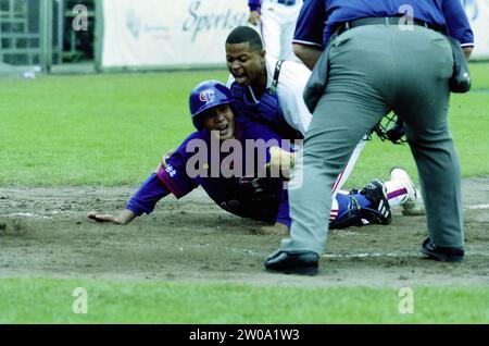 Haarlem Baseball Week: Cuba - Taipei, Haarlem, Paesi Bassi, 22-07-2002, Whizgle News from the Past, su misura per il futuro. Esplora le narrazioni storiche, l'immagine dell'agenzia olandese olandese con una prospettiva moderna, colmando il divario tra gli eventi di ieri e quelli di domani. Un viaggio senza tempo che delinea le storie che plasmano il nostro futuro. Foto Stock