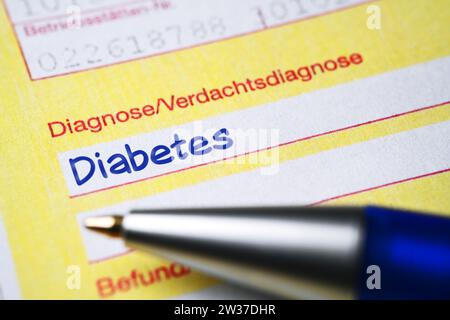 FOTOMONTAGE, Ärztlicher Überweisungsschein mit diagnosticare il diabete Foto Stock