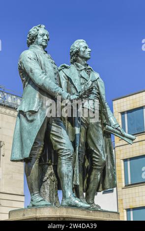 Goethe-Schiller-Denkmal, Theaterplatz, Weimar, Thüringen, Deutschland Foto Stock