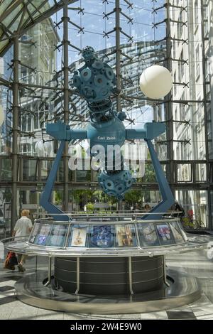 Technisches Denkmal Sternenprojektor Cosmorama, Zeiss-Planetarium, Einkaufszentrum Goethe Galerie, Jena, Thüringen, Deutschland Foto Stock