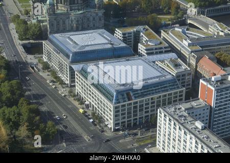 Radisson Blu Hotel, Karl-Liebknecht-Straße, nel quartiere Mitte di Berlino, Deutschland Foto Stock