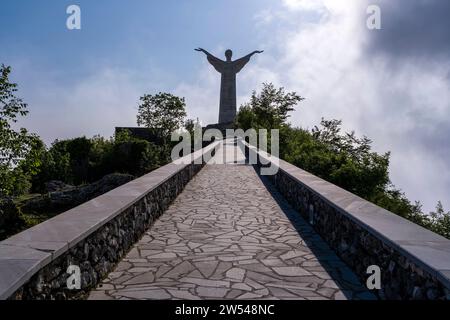 La Statua del Cristo Redentore di Maratea, Cristo Redentore di Maratea sulla vetta del monte San Biagio. Foto Stock