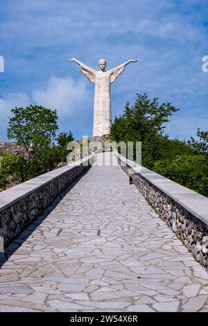 La Statua del Cristo Redentore di Maratea, Cristo Redentore di Maratea sulla vetta del monte San Biagio. Foto Stock