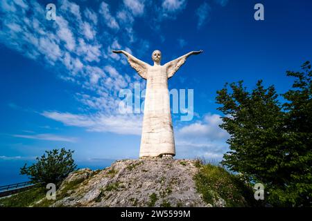 La Statua del Cristo Redentore di Maratea, Cristo Redentore di Maratea sulla vetta del monte San Biagio. Foto Stock