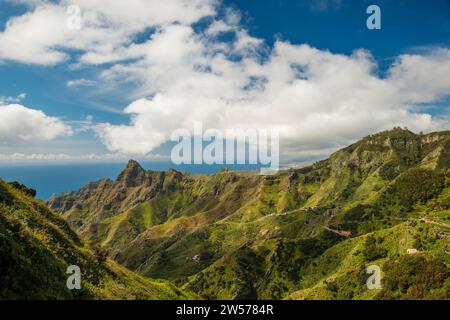 Panorama da Mirador Pico del Ingles, Las, macizo de anaga (Montanas de Anaga), Tenerife, Isole Canarie, Spagna Foto Stock