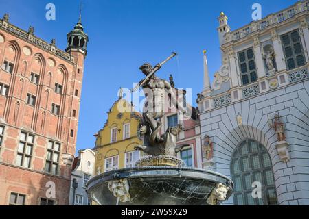 Municipio, Fontana di Nettuno, Corte di Artus, Long Market, Dlugi Targ, città vecchia, Danzica, Voivodato della Pomerania, Polonia Foto Stock