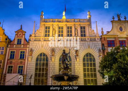 Fontana di Nettuno, Artus Court, Long Market, Dlugi Targ, città vecchia, Danzica, Voivodato della Pomerania, Polonia Foto Stock