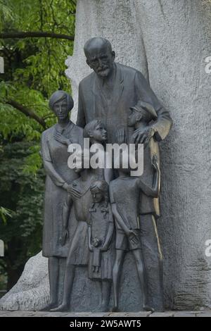 Monumento di Janusz Korczak, Parco Swietokrzyski, Varsavia, Voivodato Mazoviano, Polonia Foto Stock