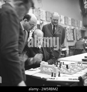 Torneo di scacchi in altoforno, il grande maestro svedese Gideon Stahlberg CA. 9 gennaio 1963 Foto Stock