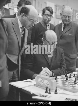 Torneo di scacchi della fornace d'esplosione, Grandmaster Gideon Stahlberg CA. 9 gennaio 1963 Foto Stock