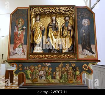 Pala alata con Santi e quattordici Santi aiutanti, Schwabisch Hall, c. 1500, figure di legno di tiglio Foto Stock