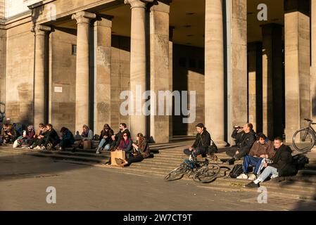 29.09.2018, Germania, Berlino, Berlino - edificio residenziale in stile scarabeo da zucchero dell'epoca della RDT in Franfurter Allee a Friedrichshain (vicino Frankfurter Foto Stock